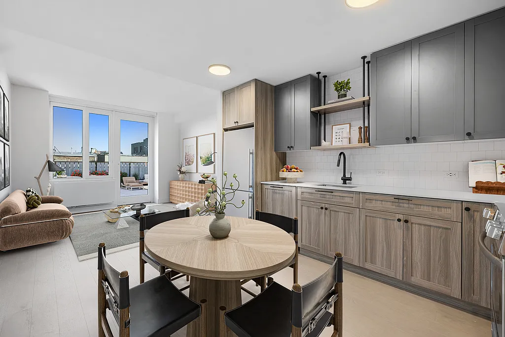 3620 Steinway St — Photo 3