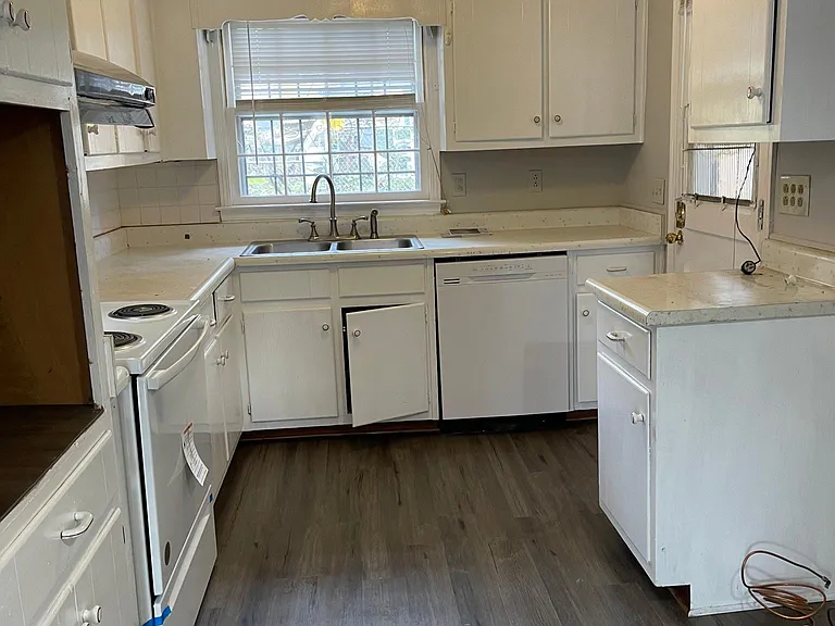 6016 Morrow Cv — Photo 3