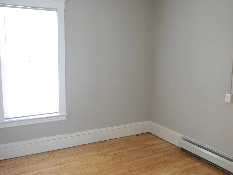 960 27th Ave NE #2 — Photo 6