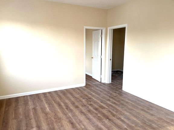 2nd image of 1745 Victory Blvd Floor 3