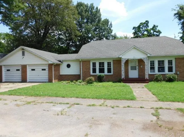 211 Grand St, East Prairie, MO 63845