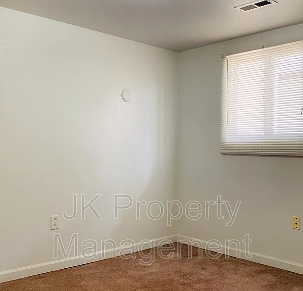 4000 Ella Ave #1 — Photo 7