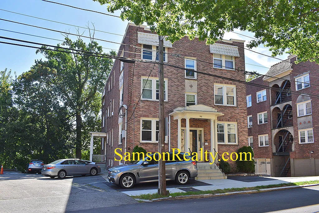 1 bed, 700 sqft, $1,800 — Photo 3