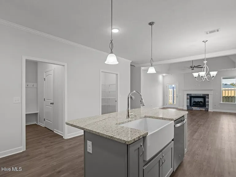 8163 Snelling Dr — Photo 12