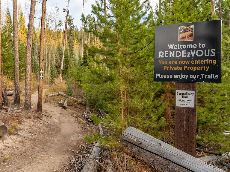 Numerous biking and hiking trails throughout Rendezvous!