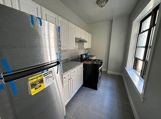 35-41 34th St #3C, Astoria, NY 11106
