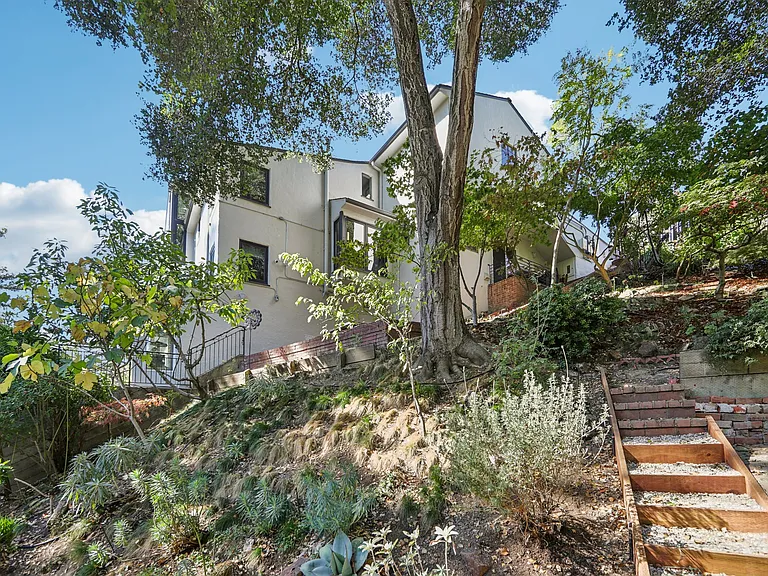 6048 Chelton Dr — Photo 45