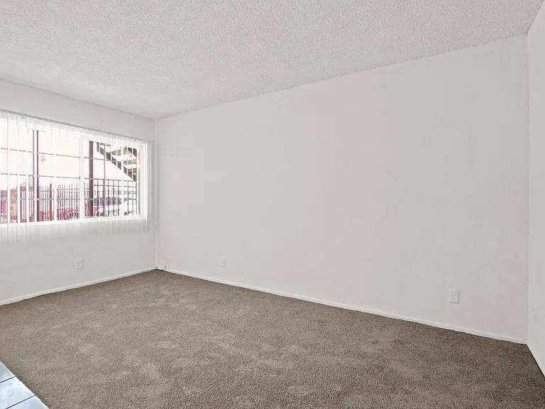 Westminster Apartments — Photo 6