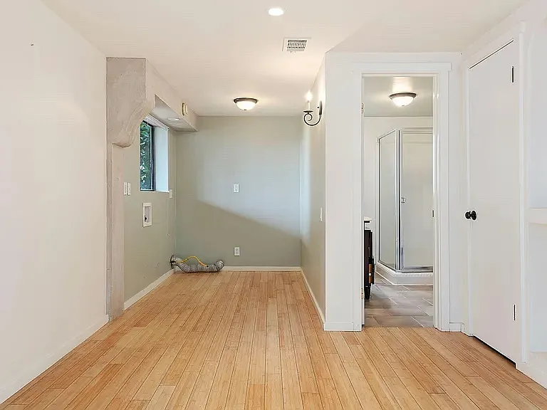 1810 Grand Ave — Photo 15
