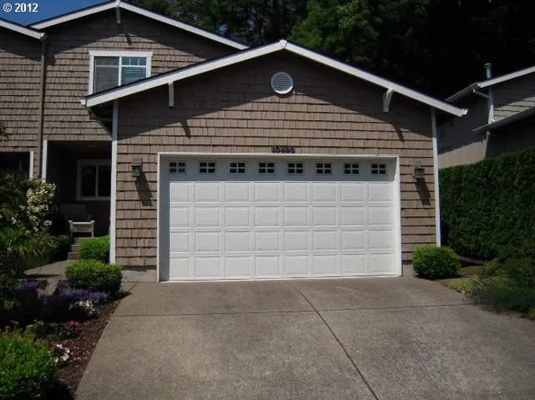 10893 NW Laurinda Ct, Portland, OR 97229