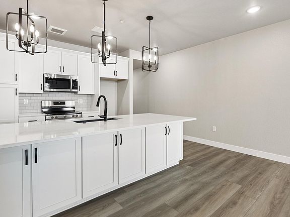 4th image of 968 Birdwhistle Ln #5