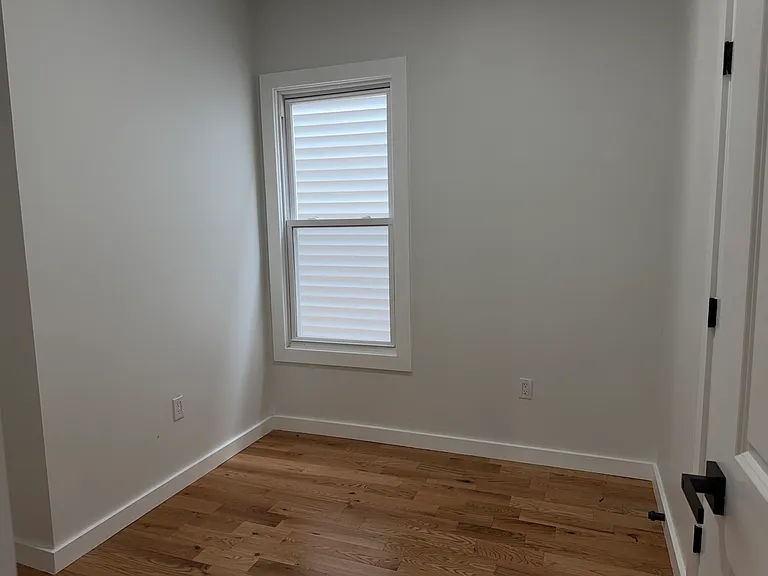 183 Woodside Ave #2F — Photo 5