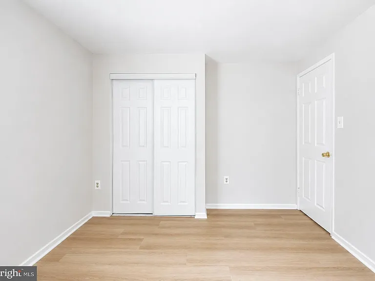 14435 Pebble Hill Ln S — Photo 33