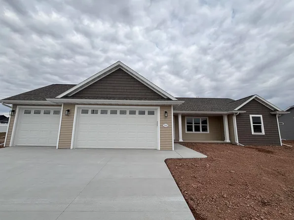 2060 Bear Paw Trl, Kaukauna, WI 54130