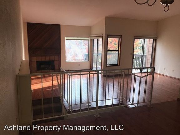 4th image of 47 W Hersey St