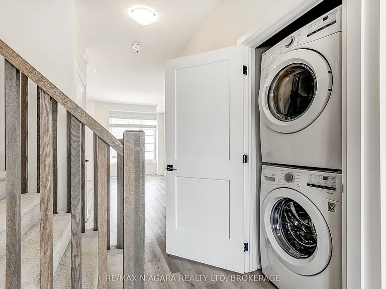 461 Blackburn Dr — Photo 16