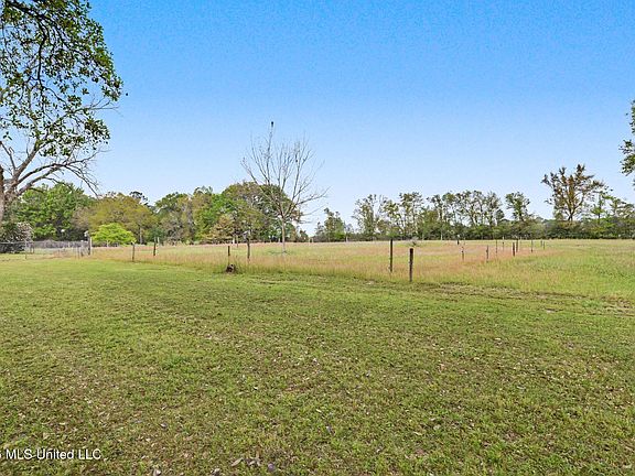 3rd image of 5146 Barton Agricola Rd