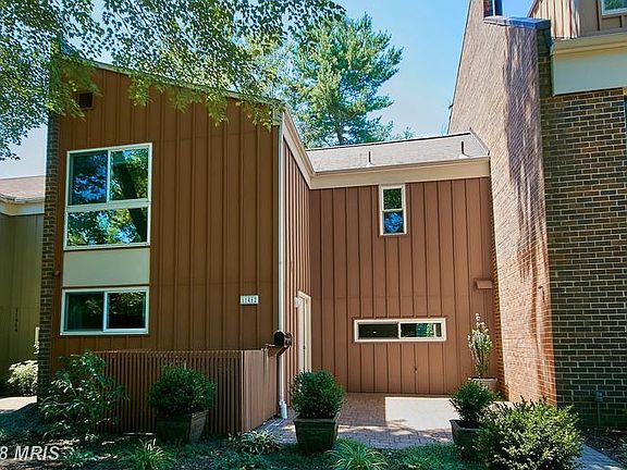 Welcome to 11462 Links Drive