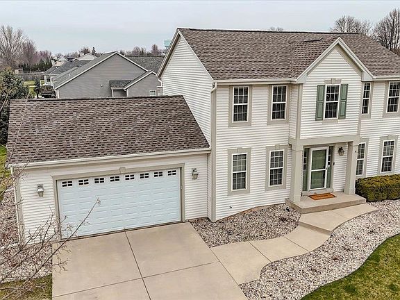 2nd image of 715 Bridlewood Ln