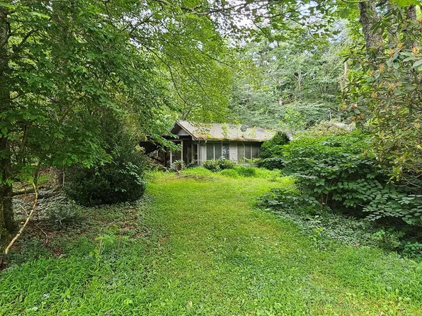 106 Hosta Ln, Meadows Of Dan, VA 24120
