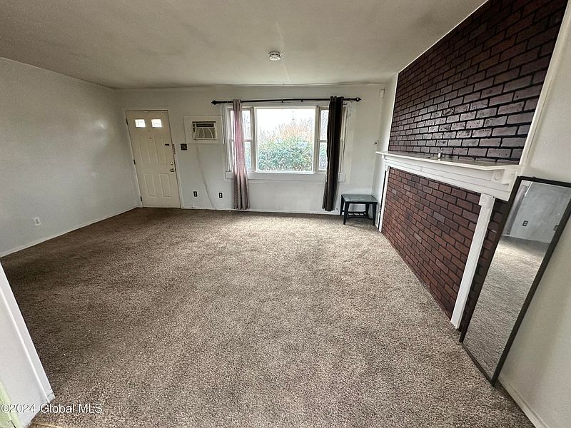 4th image of 359 Whitehall Road