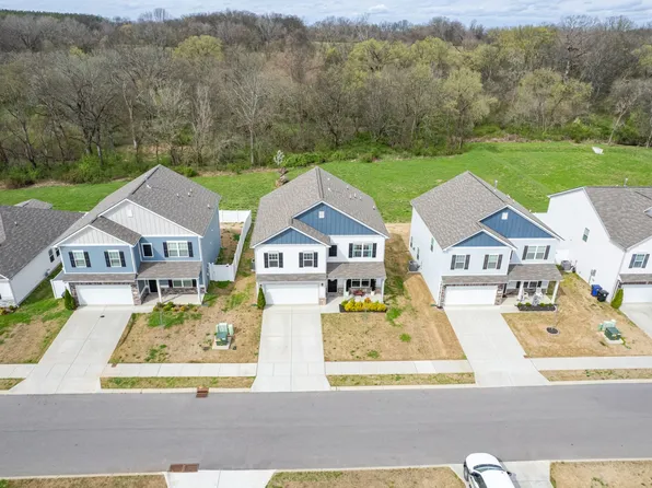 227 Stonewall Dr, Columbia, TN 38401