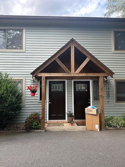 1st image of 20 N College St