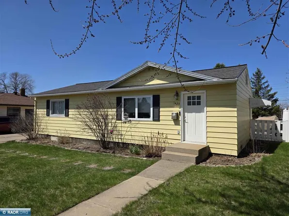 1425 Merryview Ln, Hibbing, MN 55746