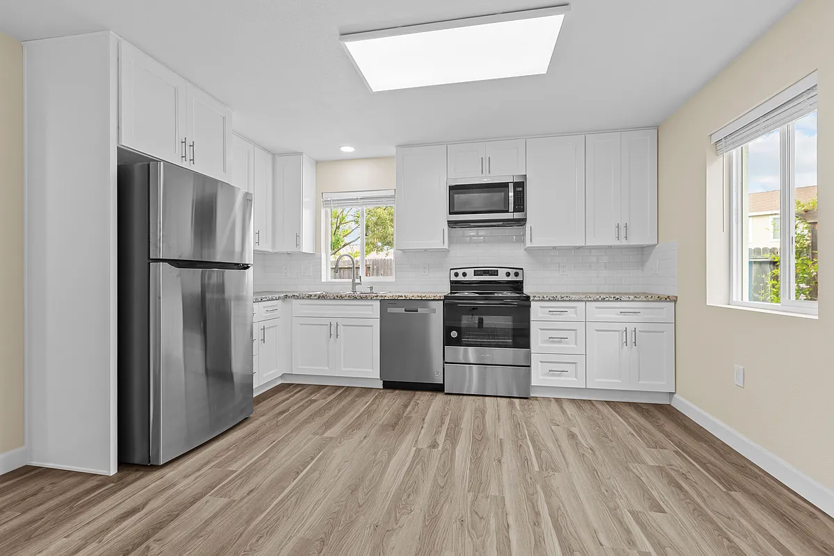 Kitchen - 8385 Laporte Way