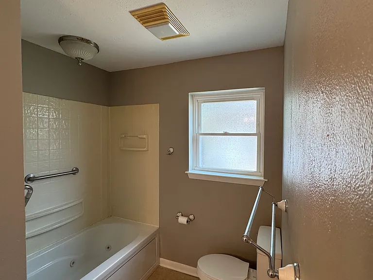 8304 Oxford Dr — Photo 21