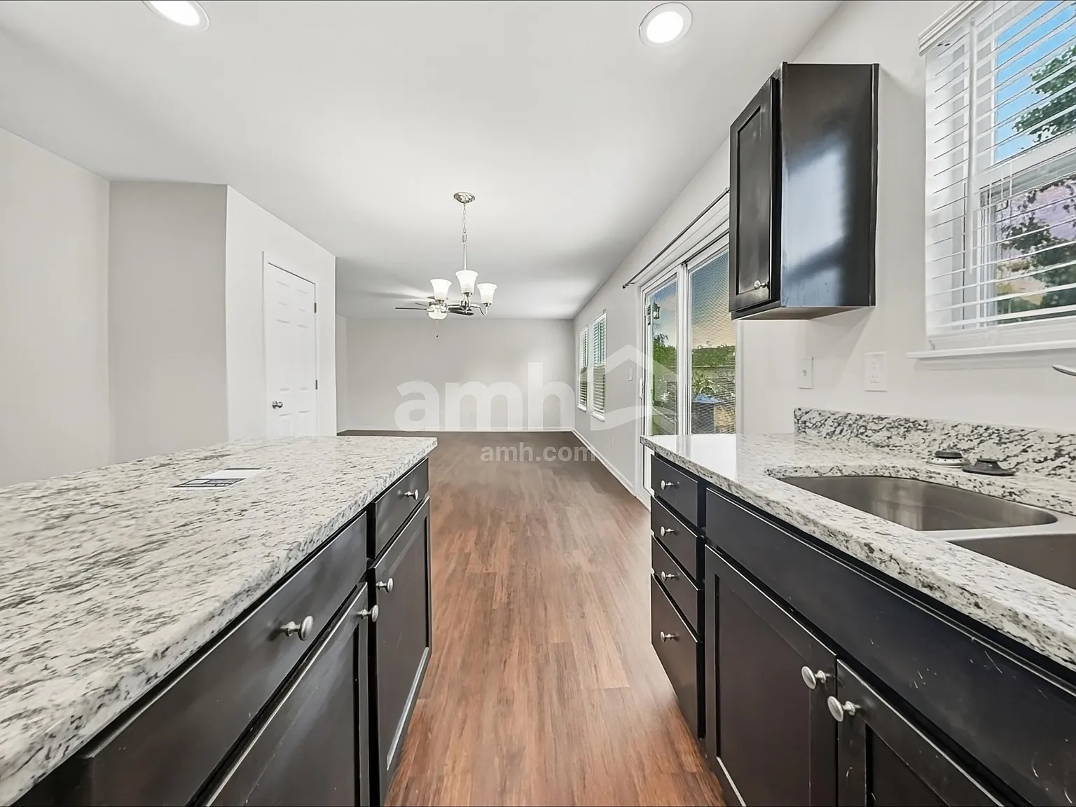 4 bed, 2.5 bath, 1782 sqft, $2,530 — Photo 3