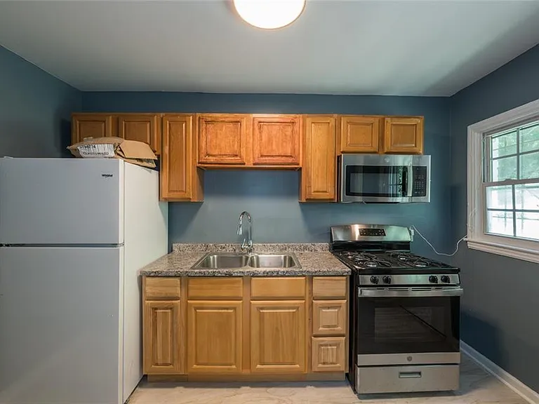 1295 Westmont Rd SW — Photo 7