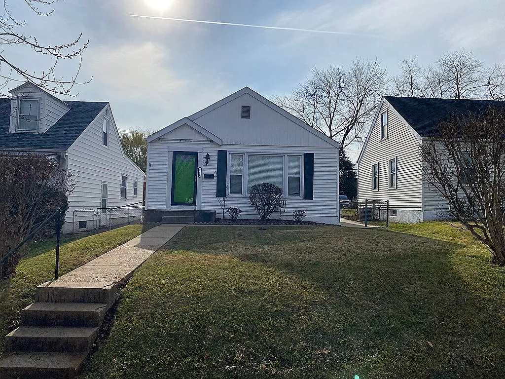 5270 Parker Ave photo 1