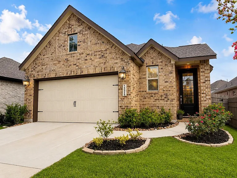 15520 Sunset Maple Ct — Photo 1