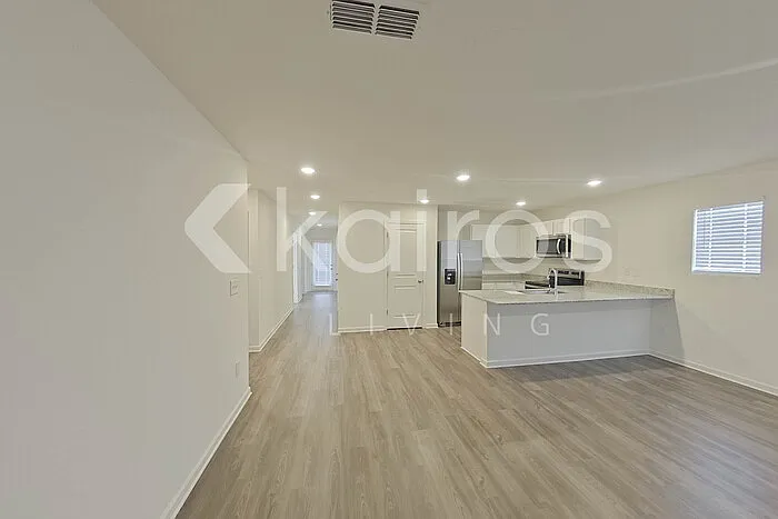187 Lochwolde Dr — Photo 4
