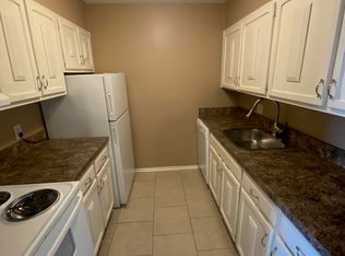 4402 S 27th St #D04, Lincoln, NE 68512