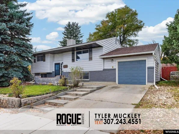 311 S 2nd St, Glenrock, WY 82637