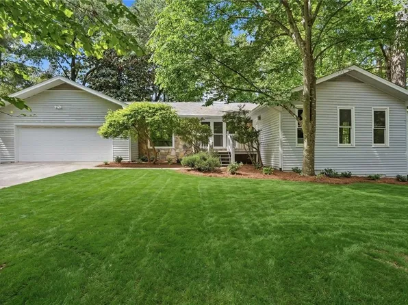 2160 Six Branches Dr, Roswell, GA 30076