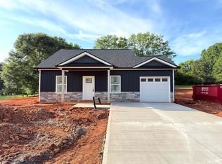 241 Woodgate Rd, Cowpens, SC 29330