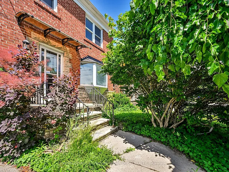 32 Marilyn Cres #MAIN — Photo 2