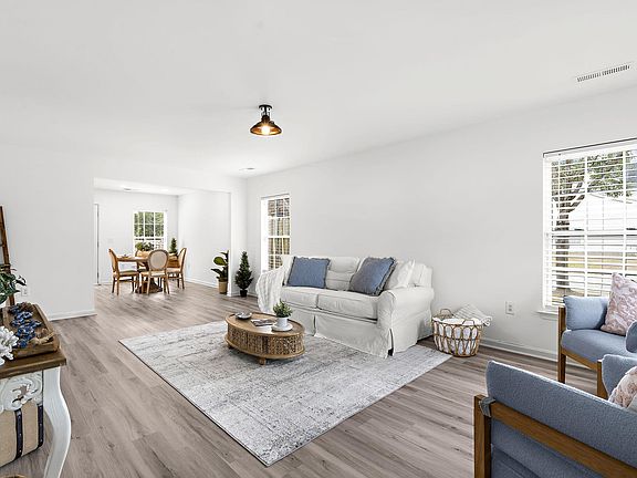 4th image of 5055 Thornton Dr
