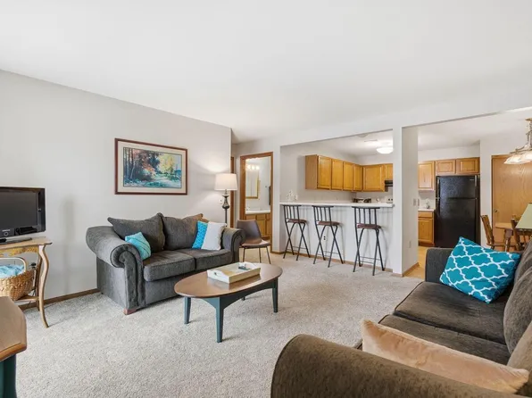 4821 Easy STREET Unit 5, Hartland, WI 53029