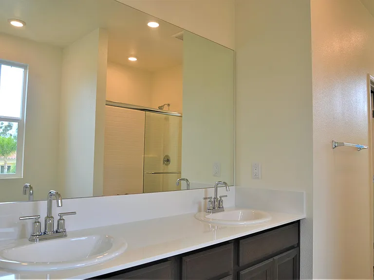822 Brookdale Dr — Photo 16
