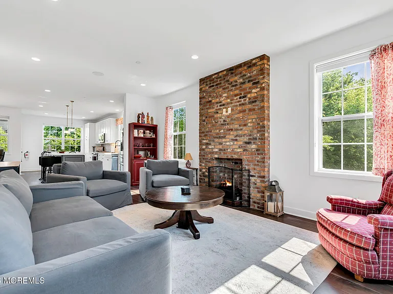 24 Catherine St — Photo 4