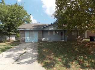 924 W 24th St, Ada, OK 74820
