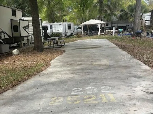 25211 NE 142nd St, Fort Mc Coy, FL 32134