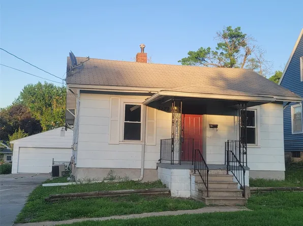 3829 1st St, Des Moines, IA 50313