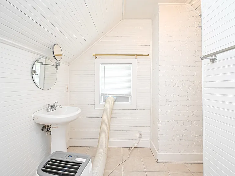 4221 Bell St — Photo 41