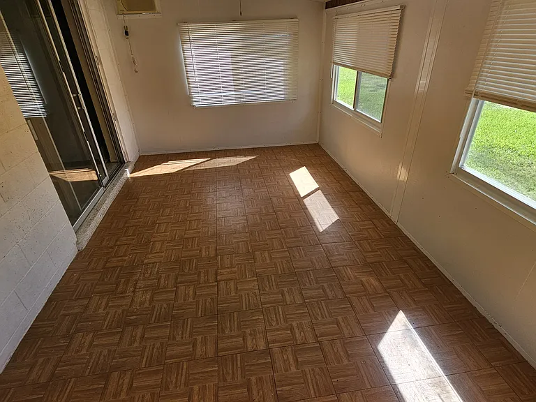 991 Barclay Dr — Photo 10