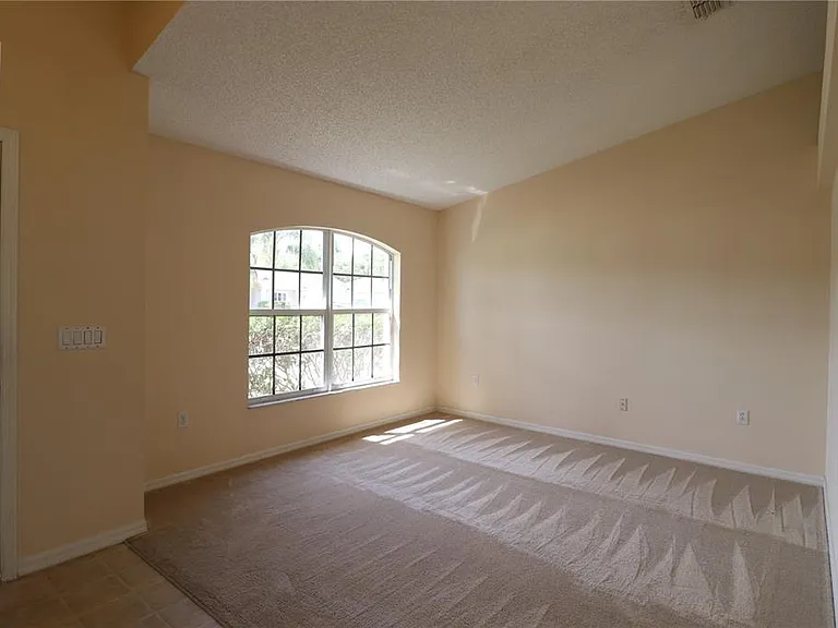 1386 Fallwood Dr — Photo 2